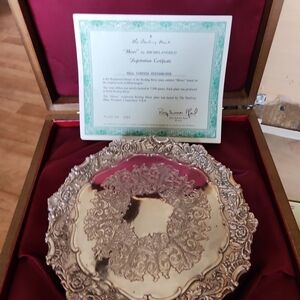 Gold Decorative Plate with Certificate